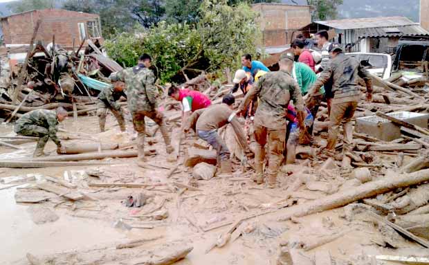 दक्षिण अफ्रिकाको बाढी र पहिरोमा ४०० जनाको मृत्यु