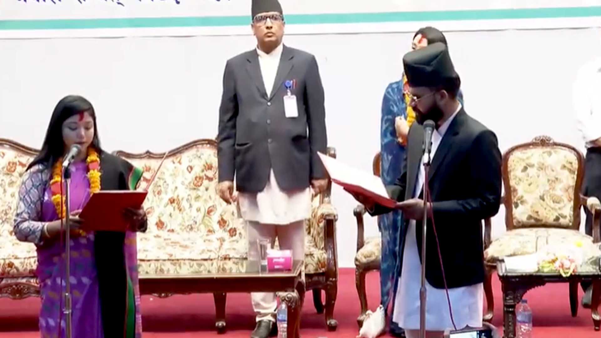 काठमाडौं महानगरका मेयर र उपमेयरले लिए पद तथा गोपनियताको सपथ