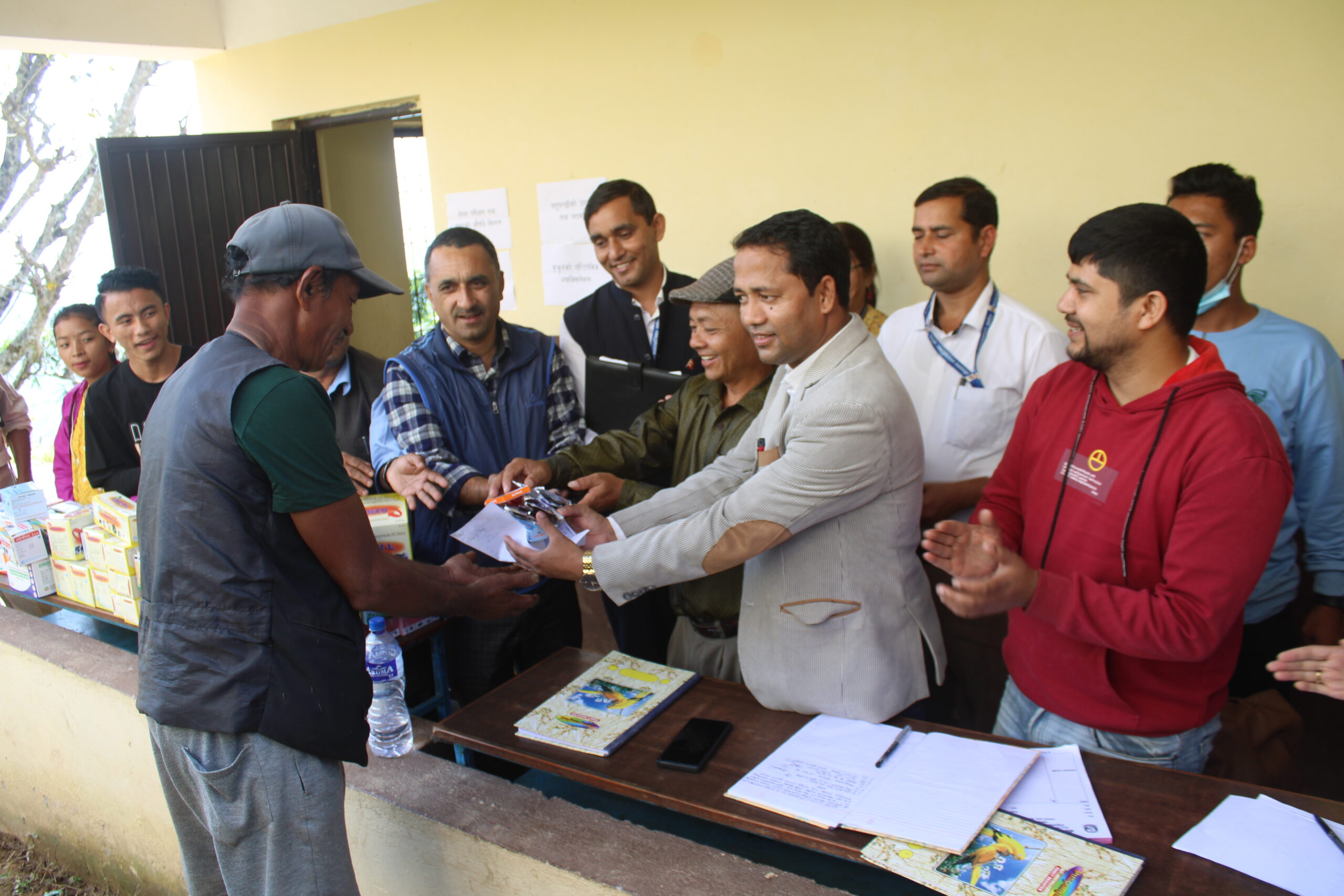 नीलकण्ठ नगरपालिका वडा नम्बर १ धुसेनिमा एकिकृत घुम्ती शिविर सम्पन्न