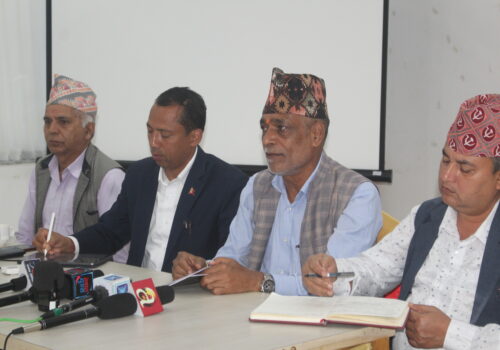 सत्तारुढ गठबन्धनको पत्रकार सम्मेलनः  संविधानको रक्षा र धादिङको विकासको लागि गठबन्धनलाई जिताउन नेताहरुको अपिल