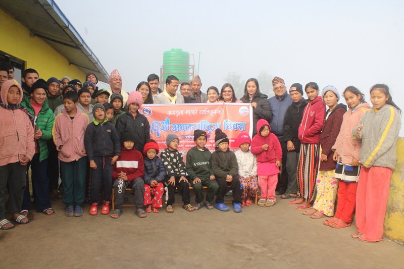 ३१ औँ अपाङ्गता दिवसः स्वाबलम्बी बहिरा आधारभूत विद्यालयमा स्वास्थ्य परिक्षण र स्टेशनरी वितरण