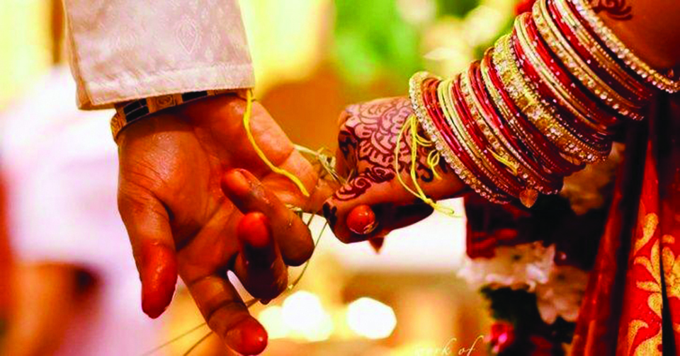 बीस वर्ष  पुगेपछि विवाह गरे रू दश हजार पुरस्कार