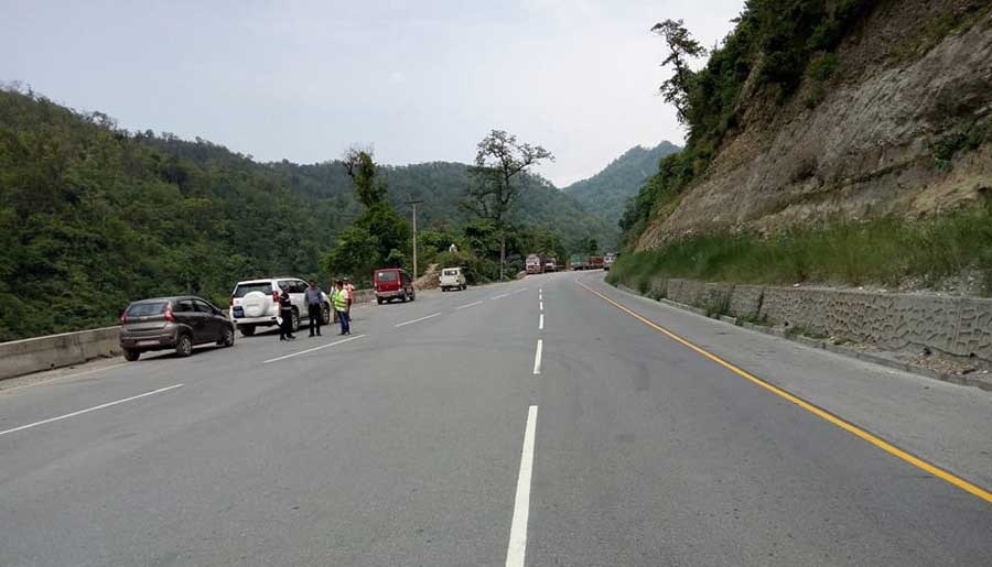 मुग्लिनबाट मलेखुसम्म सडक विस्तार र स्तरोन्नतिको काम सुरु, धादिङतर्फ २२ किलोमिटर सडक स्तरोन्नति हुने