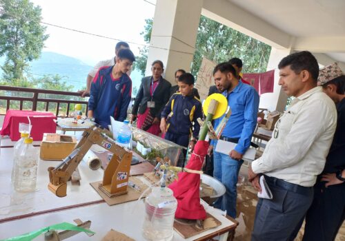 ज्वालामुखी गाउँपालिकामा सम्पन्न भएको पालिका स्तरीय विज्ञान प्रदर्शनीमा त्रिपुरासुन्दरी मा.वि. प्रथम