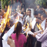 धादिङमा शिक्षकहरुले प्रस्तावित बिद्यालय शिक्षा ऐन जलाए