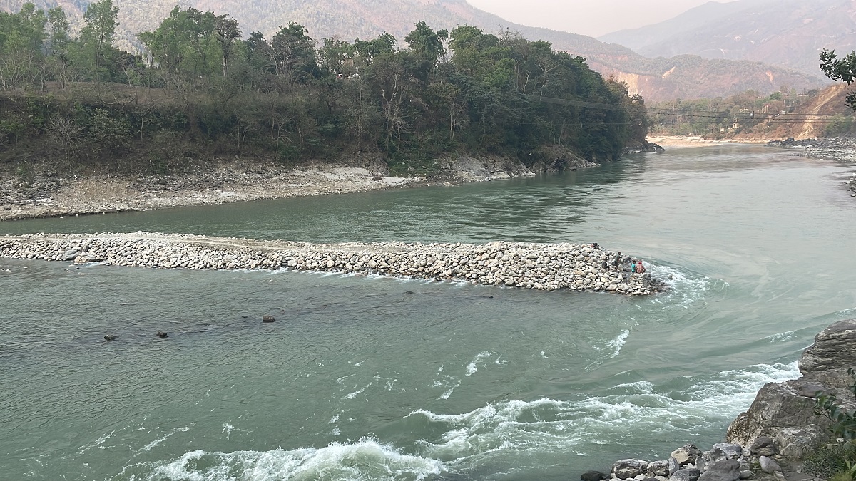 धादिङमा पुलबाट त्रिशुली नदीमा हामफाली एकजना बेपत्ता