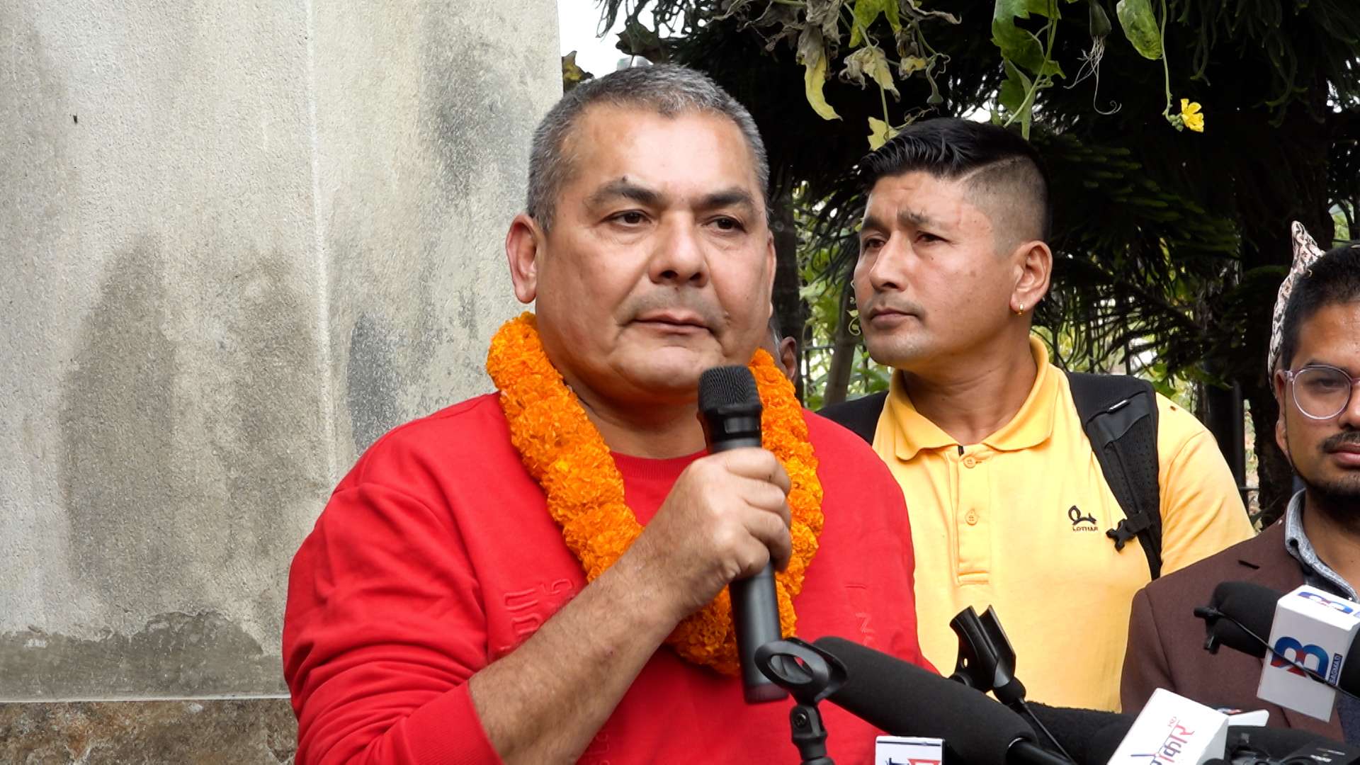 दुर्गा प्रसाईं समुहले आजदेखी तीनकुनेमा प्रदर्शन गर्ने दुर्गा प्रसाईं समुहले आजदेखी तीनकुनेमा प्रदर्शन गर्ने