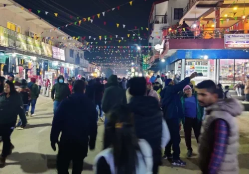 अङ्ग्रेजी नयाँ वर्ष मनाउन सौराहमा पर्यटकको घुइँचो