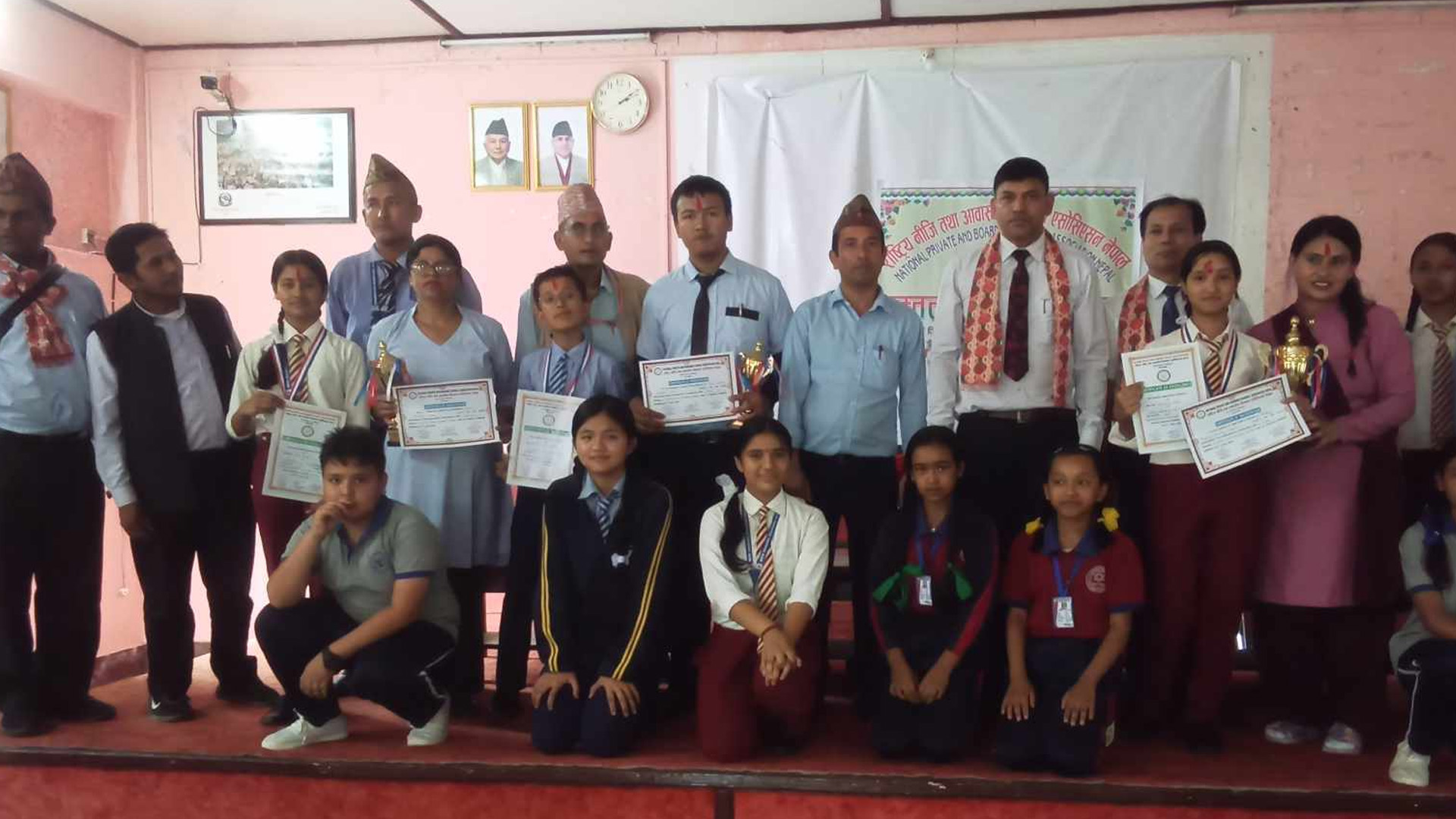 नेशन प्याब्सन धादिङको आयोजनामा भएको वक्तृत्वकलामा अभिग्या कार्की प्रथम