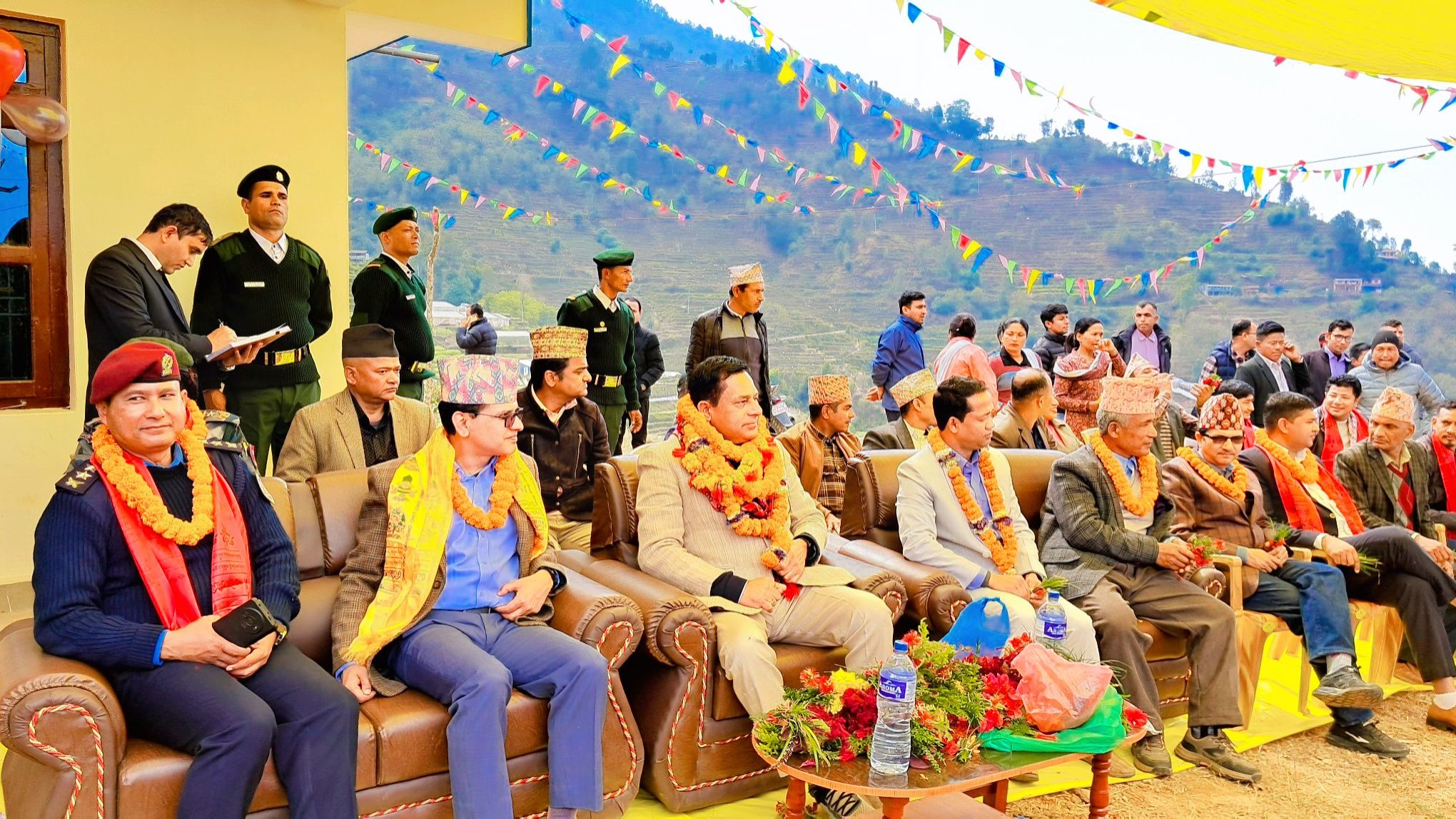 नीलकण्ठ २ को वडा कार्यालय भवन बसाहरमा उद्घाटन