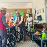 सिलवालद्धारा जन्मदिनको अवसरमा मालपोत कार्यालय धादिङलाई ह्विल चियर प्रदान