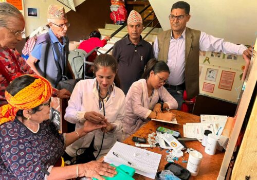 नीलकण्ठ–७ तल्लो बेसीमा जनतासँग मेयर स्वास्थ्य परीक्षण कार्यक्रम सम्पन्न
