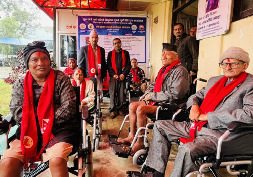 अपाङ्गता भएका सल्यानटारका आठ जनालाई विद्युतीय ह्विलचियर वितरण