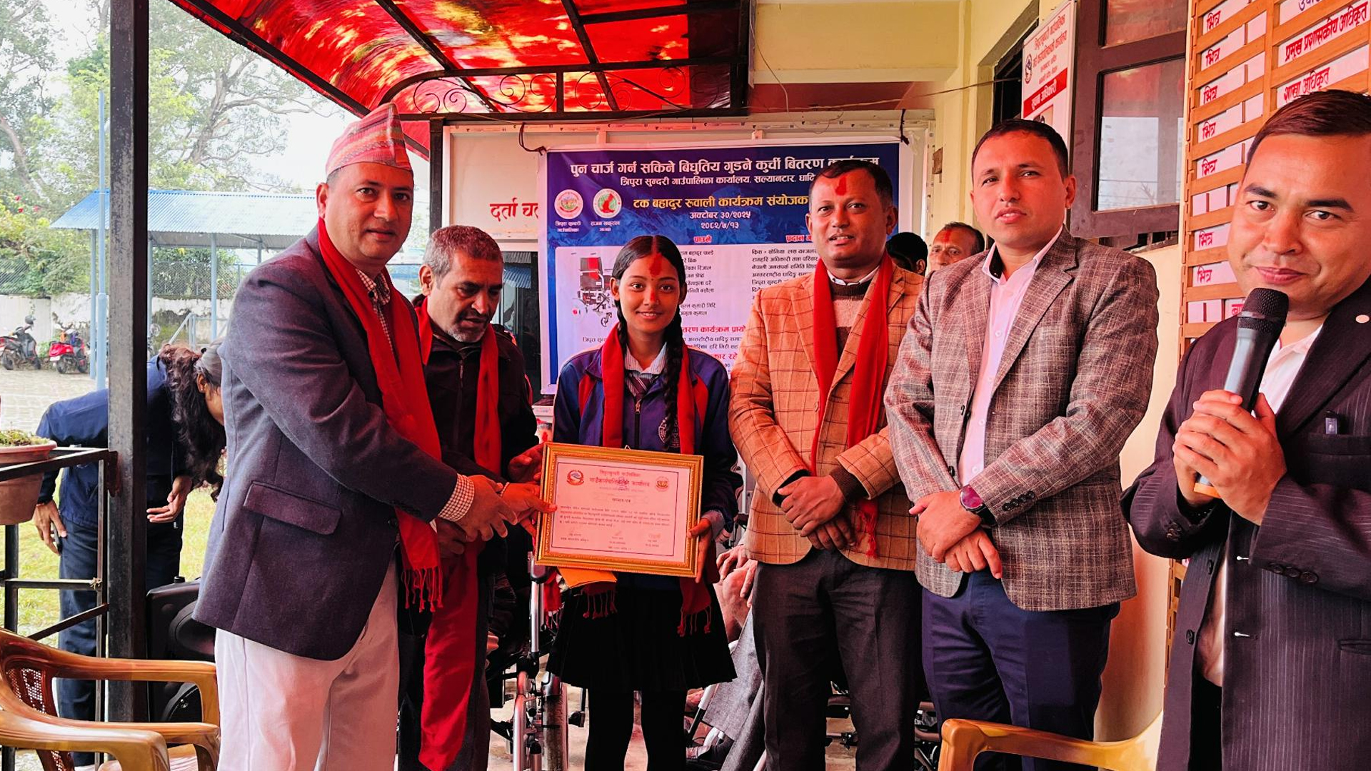 tripurasundari gaupalika वक्तृत्वकला प्रतियोगितामा चौथो स्थान हासिल गर्ने सन्ध्या बिक सम्मानित