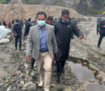 बञ्चरेडाँडामा फोहर बोकेका गाडी जान थाले