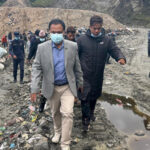 बञ्चरेडाँडामा फोहर बोकेका गाडी जान थाले