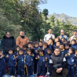 धादिङ नेपाली समाज अमेरिकाको सहयोगमा कोस्राङ आविका ६२ जना चेपाङ विद्यार्थीलाई न्यानो कपडा वितरण