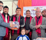 रोटरी क्लब अफ धादिङद्धारा न्यानो कपडा वितरण