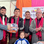 रोटरी क्लब अफ धादिङद्धारा न्यानो कपडा वितरण