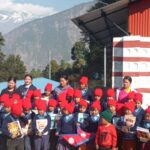 झार्लाङको टासी आ.विका विद्यार्थीलाई शैक्षिक सामग्री तथा न्यानो कपडा वितरण